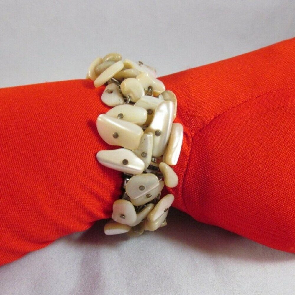 Vintage Expandable Silvertone Mother of Pearl Bracelet Made in Japan